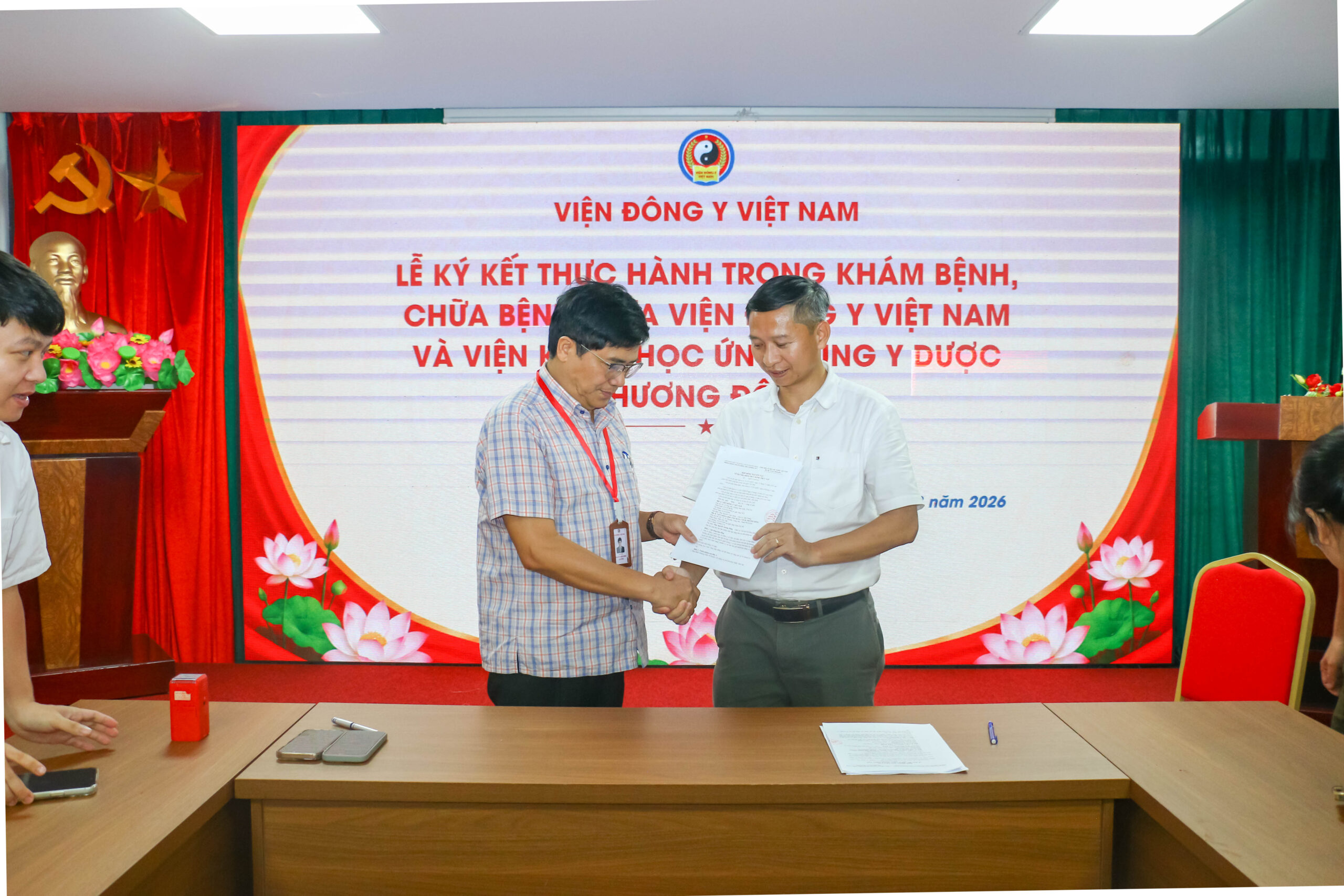 Viện Khoa Học Ứng Dụng Y Dược Phương Đông Inomas Hợp Tác Cùng Viện Đông Y Việt Nam